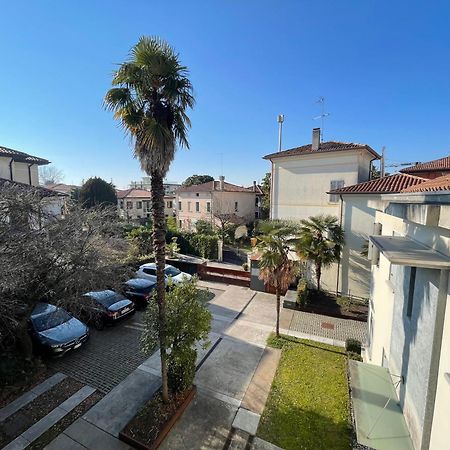 Spazioso Apt Vicino Stazione - Posto Auto Apartment Treviso Exterior photo