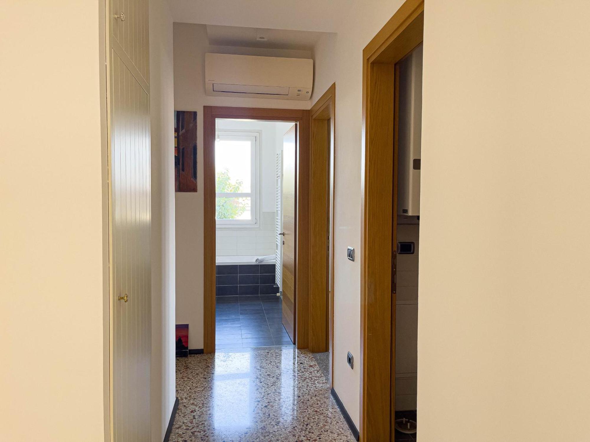 Spazioso Apt Vicino Stazione - Posto Auto Apartment Treviso Exterior photo